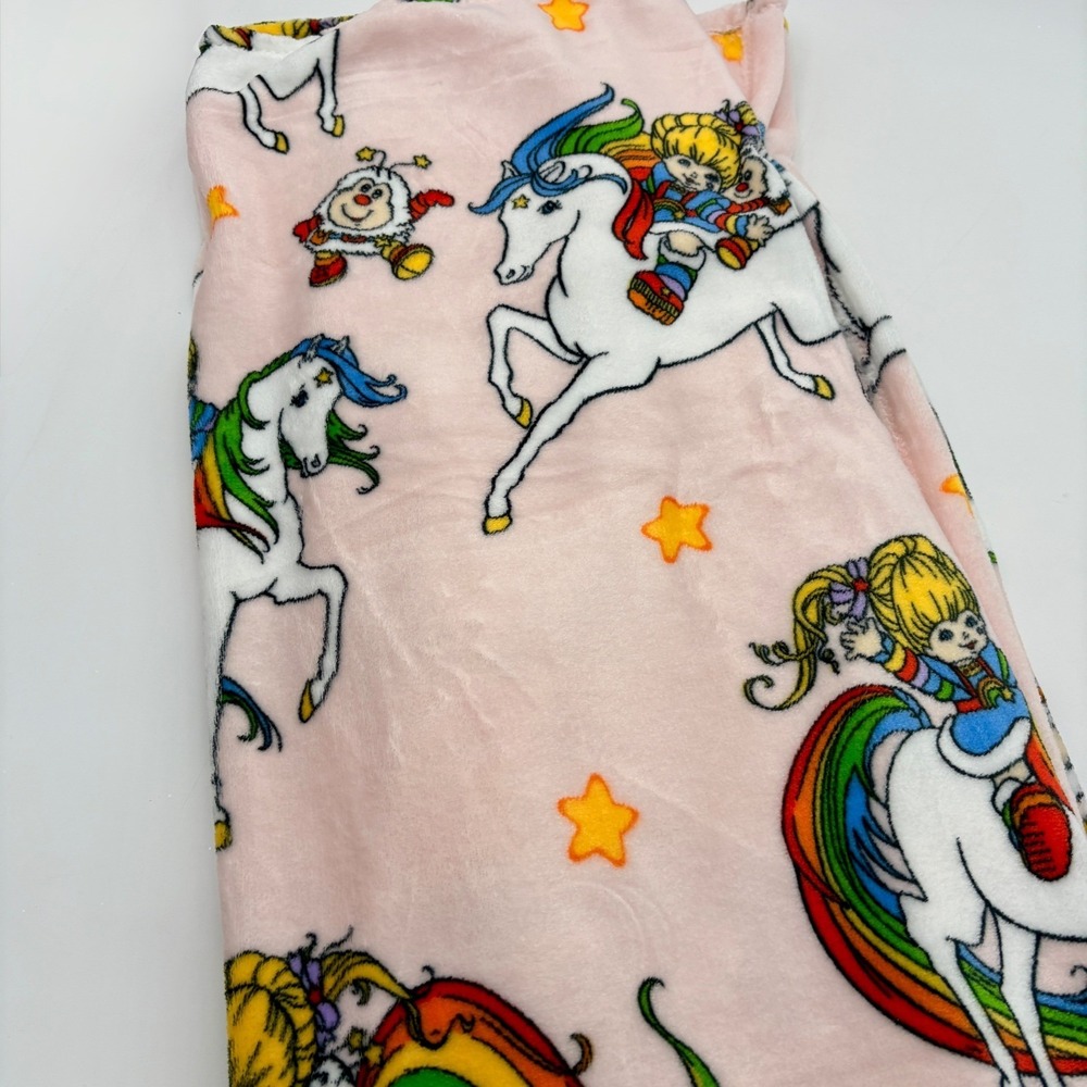 Rainbow Brite Plush Throw Blanket  Pink Unicorns Stars 50x60 - Picture 4 of 6
